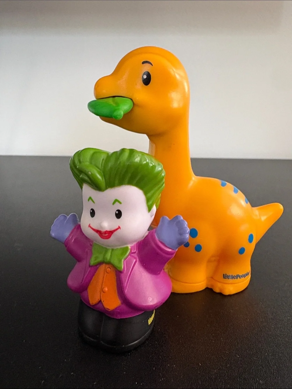 Fisher-Price little people characters with Dino &  joker DC set 8